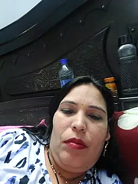 Snapshot of Poojabhabi101 chatting on 03-12-25, 06:40 Poojabhabi101 online show from 03-12-25, 06:40