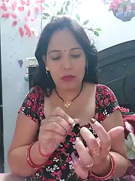 Snapshot of Poojabhabi101 chatting on 11-07-25, 06:02 Poojabhabi101 online show from 11-07-25, 06:02