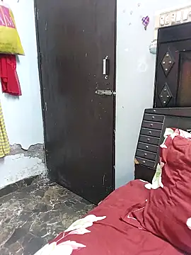 Snapshot of Poojabhabi101 chatting on 11-08-25, 05:23 Poojabhabi101 online show from 11-08-25, 05:23