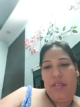 Snapshot of Poojabhabi101 chatting on 11-17-25, 08:53 Poojabhabi101 online show from 11-17-25, 08:53