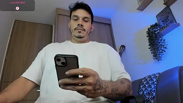 Snapshot of alejandro_stark chatting on 05-24-26, 10:48 alejandro stark online show from 05-24-26, 10:48
