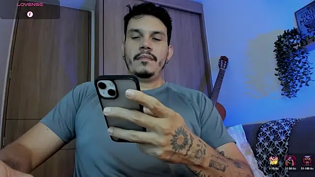 Snapshot of alejandro_stark chatting on 07-06-26, 10:45 alejandro stark online show from 07-06-26, 10:45