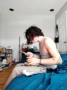 LiverandBrat77 online show from 02-04-25, 04:08