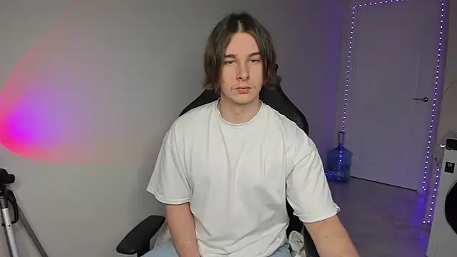 Vincent Strong online show from 12-20-24, 07:44