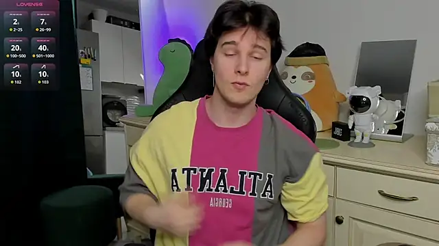 Vincent Strong online show from 04-10-26, 01:16