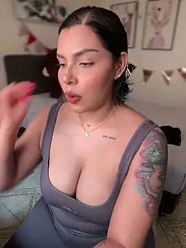 GigiiStone online show from 02-16-25, 06:21