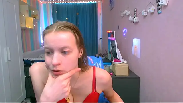 Snapshot of __Aphrodita__wow__ chatting on 02-18-25, 09:32 Aphrodita wow online show from 02-18-25, 09:32