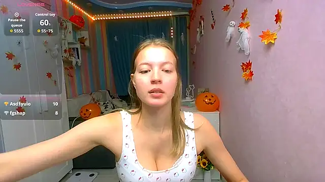 Snapshot of __Aphrodita__wow__ chatting on 11-02-25, 01:24 Aphrodita wow online show from 11-02-25, 01:24