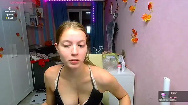 Snapshot of __Aphrodita__wow__ chatting on 11-24-25, 12:27 Aphrodita wow online show from 11-24-25, 12:27