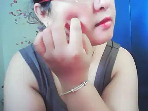 Snapshot of xiaorou-z chatting on 10-11-25, 06:34 xiaorou-z online show from 10-11-25, 06:34