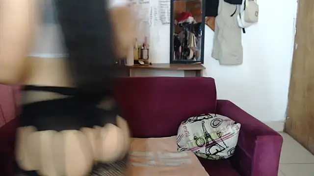 Snapshot of Nathacha chatting on 02-13-25, 10:54 Nathacha online show from 02-13-25, 10:54