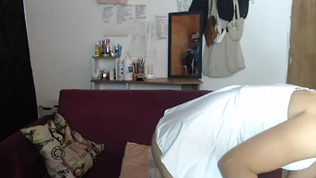 Snapshot of Nathacha chatting on 02-22-25, 11:03 Nathacha online show from 02-22-25, 11:03