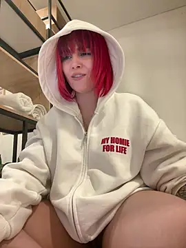 Snapshot of zafiro_mo0n chatting on 02-24-25, 03:02 zafiro mo0n online show from 02-24-25, 03:02