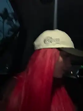 Snapshot of zafiro_mo0n chatting on 10-24-25, 10:50 zafiro mo0n online show from 10-24-25, 10:50