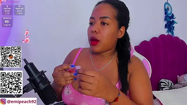 Snapshot of samanthaabloom chatting on 06-16-26, 01:30 samanthaabloom online show from 06-16-26, 01:30