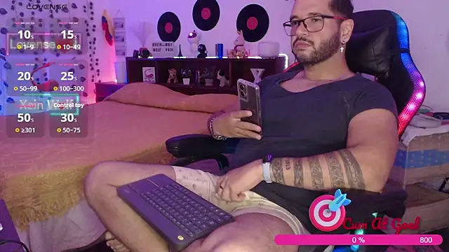 Xein WoIf online show from 04-19-26, 01:49