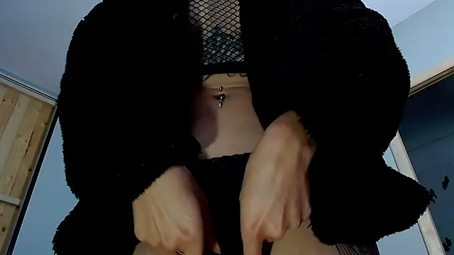 Snapshot of VickyJackson_ chatting on 02-25-25, 07:58 VickyJackson online show from 02-25-25, 07:58