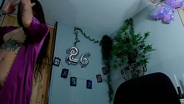 Snapshot of VickyJackson_ chatting on 03-11-25, 04:29 VickyJackson online show from 03-11-25, 04:29