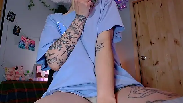 Snapshot of VickyJackson_ chatting on 09-25-25, 05:27 VickyJackson online show from 09-25-25, 05:27