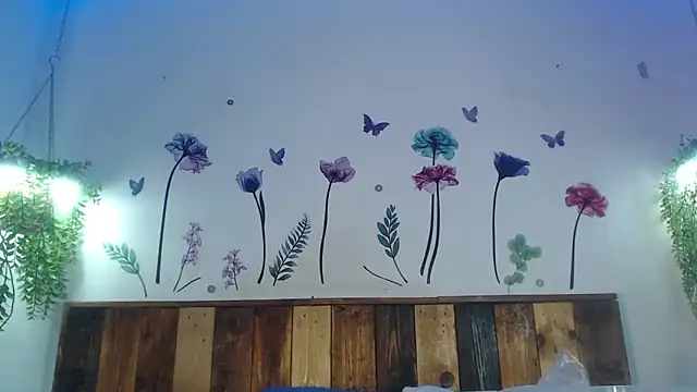 Snapshot of DaMikaela_ chatting on 02-03-25, 10:00 DaMikaela online show from 02-03-25, 10:00