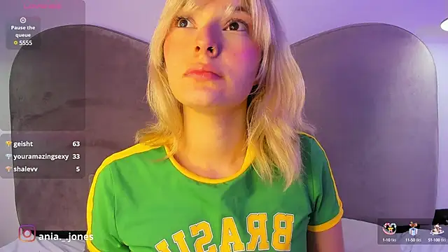 Snapshot of Ania_jones chatting on 12-26-24, 11:24 Ania jones online show from 12-26-24, 11:24