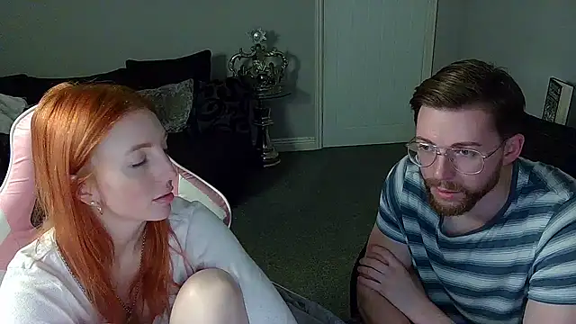 Snapshot of Red_firesquirt chatting on 01-12-25, 09:40 Red firesquirt online show from 01-12-25, 09:40