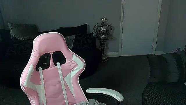 Snapshot of Red_firesquirt chatting on 02-03-25, 09:39 Red firesquirt online show from 02-03-25, 09:39