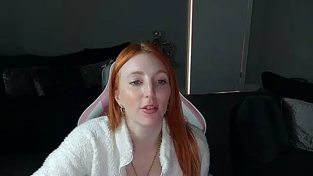 Snapshot of Red_firesquirt chatting on 02-18-25, 02:38 Red firesquirt online show from 02-18-25, 02:38