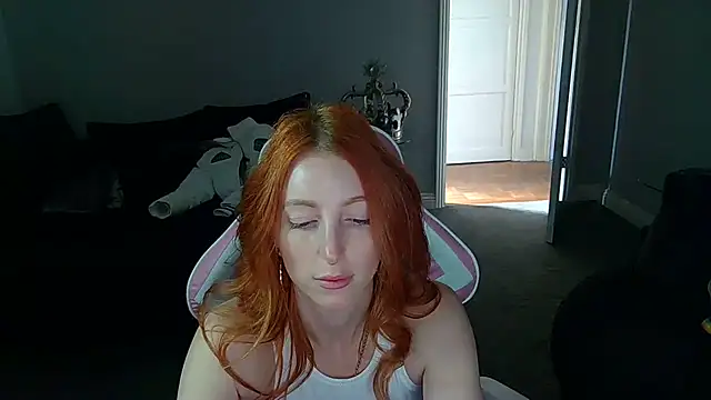 Snapshot of Red_firesquirt chatting on 03-20-25, 02:42 Red firesquirt online show from 03-20-25, 02:42