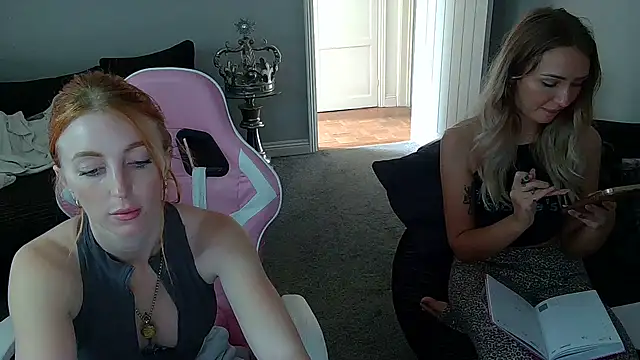 Snapshot of Red_firesquirt chatting on 10-22-25, 12:38 Red firesquirt online show from 10-22-25, 12:38