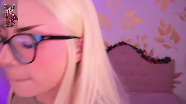 Snapshot of Misselektra__ chatting on 12-18-25, 05:02 Misselektra online show from 12-18-25, 05:02