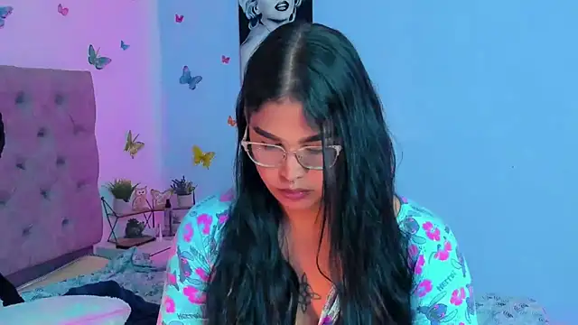 Snapshot of mabellfox chatting on 12-13-24, 07:10 mabellfox online show from 12-13-24, 07:10