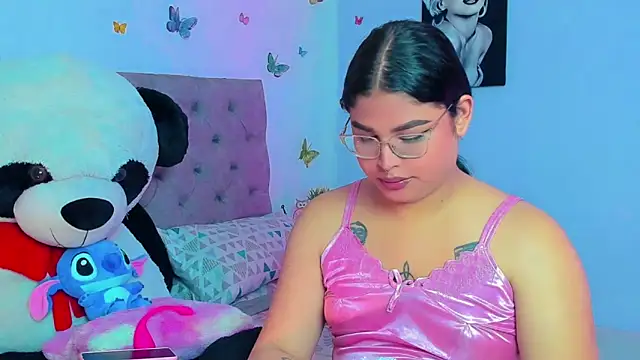 Snapshot of mabellfox chatting on 12-20-24, 05:18 mabellfox online show from 12-20-24, 05:18