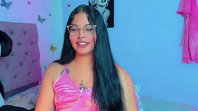 Snapshot of mabellfox chatting on 12-21-24, 12:53 mabellfox online show from 12-21-24, 12:53