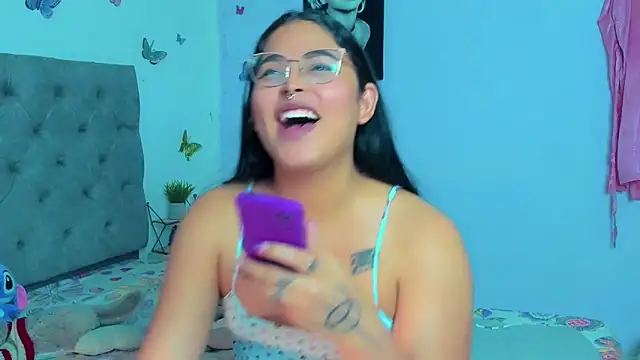 Snapshot of mabellfox chatting on 01-11-25, 01:16 mabellfox online show from 01-11-25, 01:16