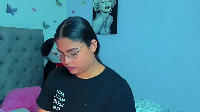 Snapshot of mabellfox chatting on 02-12-25, 08:50 mabellfox online show from 02-12-25, 08:50