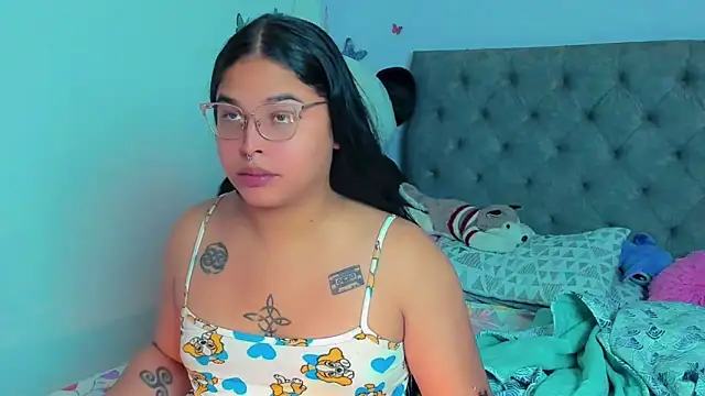 Snapshot of mabellfox chatting on 03-06-25, 04:38 mabellfox online show from 03-06-25, 04:38