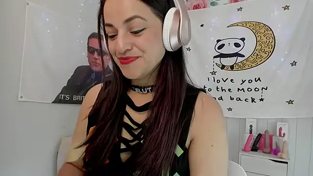 LovelyAzucena online show from 09-26-25, 01:59