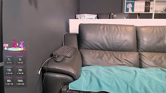 Lili-Bertine online show from 09-29-25, 01:49