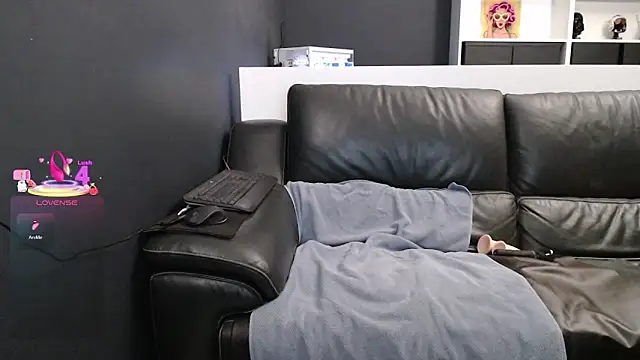 Lili-Bertine online show from 02-04-26, 11:31