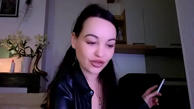 Snapshot of Lilie_romeo chatting on 12-17-24, 04:11 Lilie romeo online show from 12-17-24, 04:11