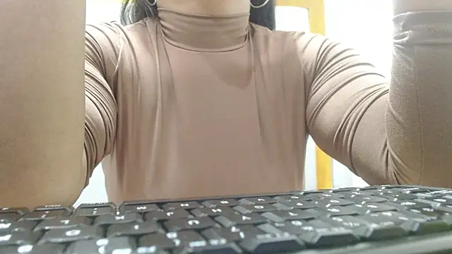 Cholatin online show from 10-20-25, 03:23