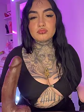 CloeeBeckam online show from 11-12-25, 08:04