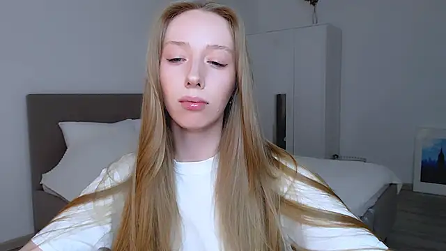 Luna insniity online show from 01-14-25, 02:40