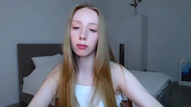 Luna insniity online show from 02-16-25, 10:54