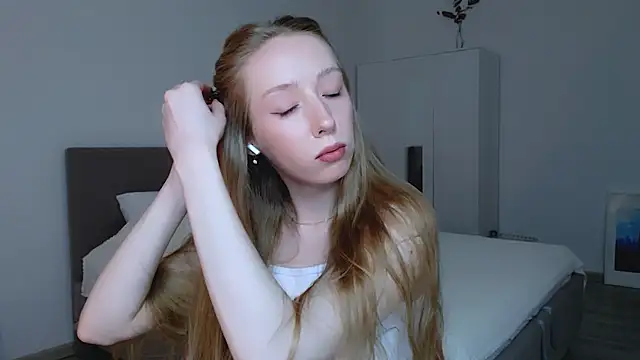 Luna insniity online show from 02-20-25, 08:03