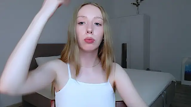 Luna insniity online show from 02-20-25, 11:32