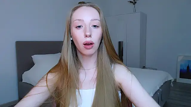 Luna insniity online show from 02-22-25, 10:42