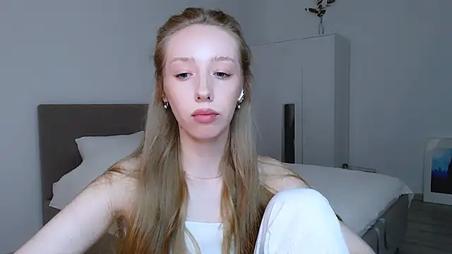 Luna insniity online show from 02-23-25, 06:56