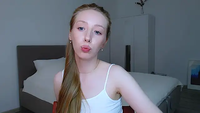 Luna insniity online show from 02-23-25, 09:59